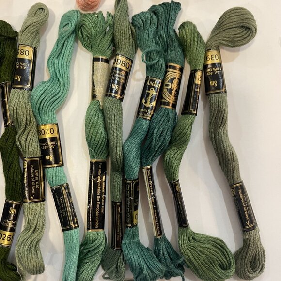 Embroidery Threads - cotton/metallic/silk/wool - Picture 6 of 9